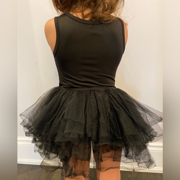 Black tutu with button snaps. - Picture 4 of 7